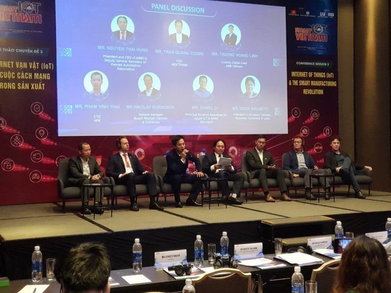 CEO NextX tại Panel discussion