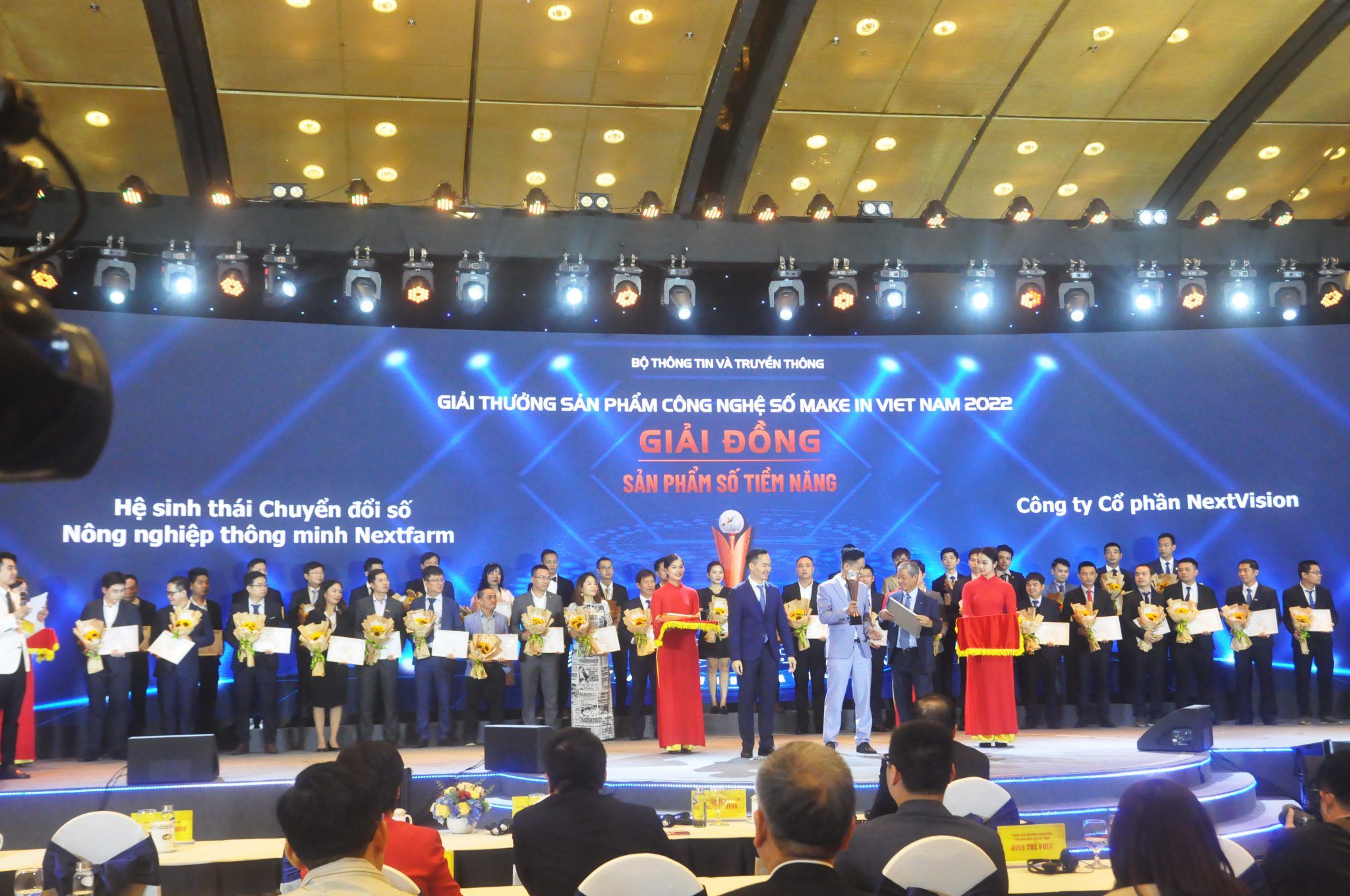 NextX vinh dự đạt giải 3 “Sản phẩm số tiềm năng Make in Việt Nam” do Bộ TT&TT tổ chức